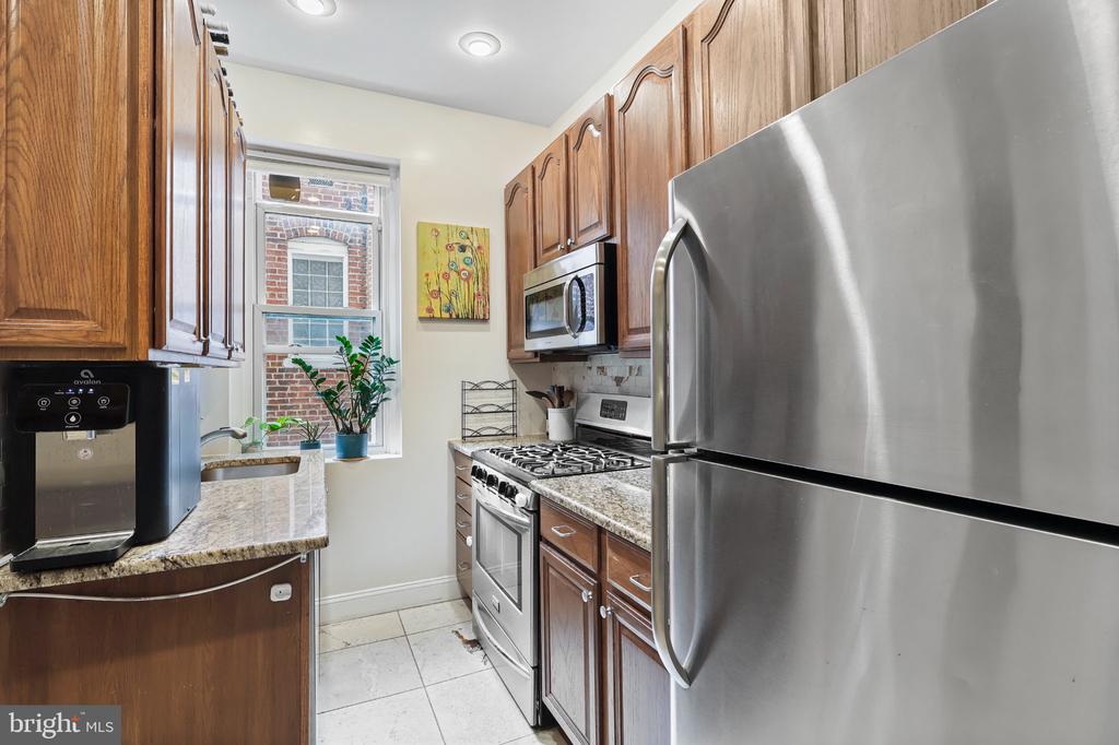 1526 17TH STREET NW Unit: 215