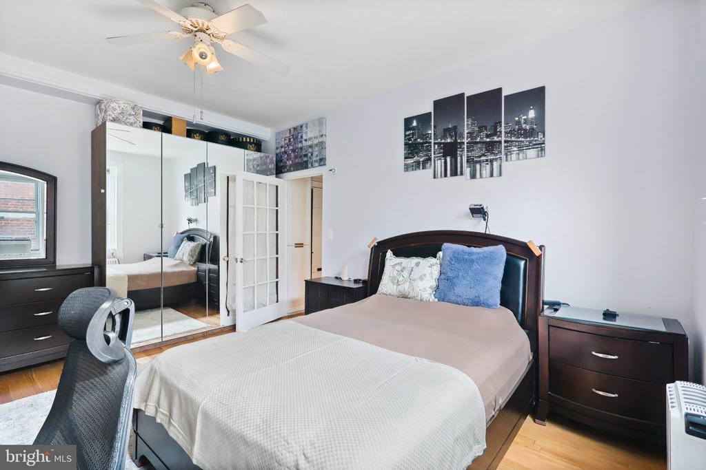 1526 17TH STREET NW Unit: 215