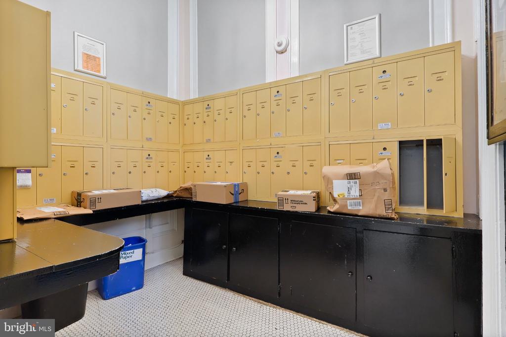 1526 17TH STREET NW Unit: 215