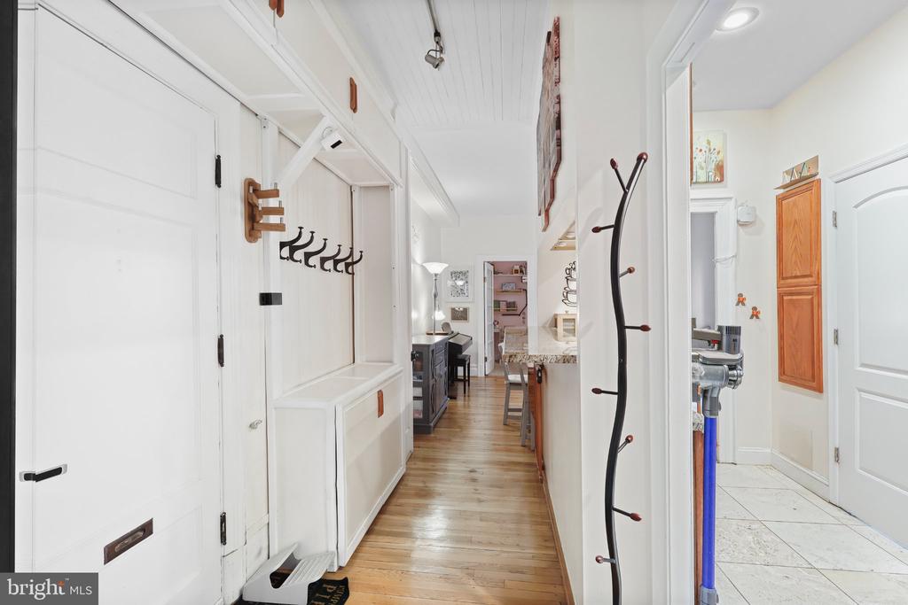 1526 17TH STREET NW Unit: 215