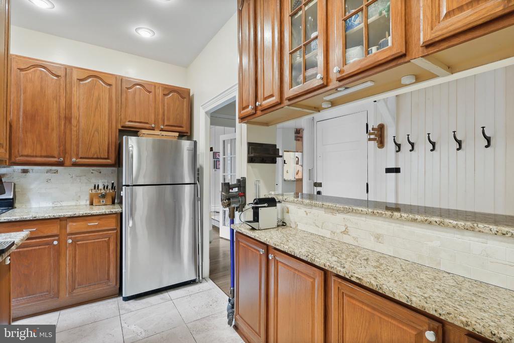 1526 17TH STREET NW Unit: 215