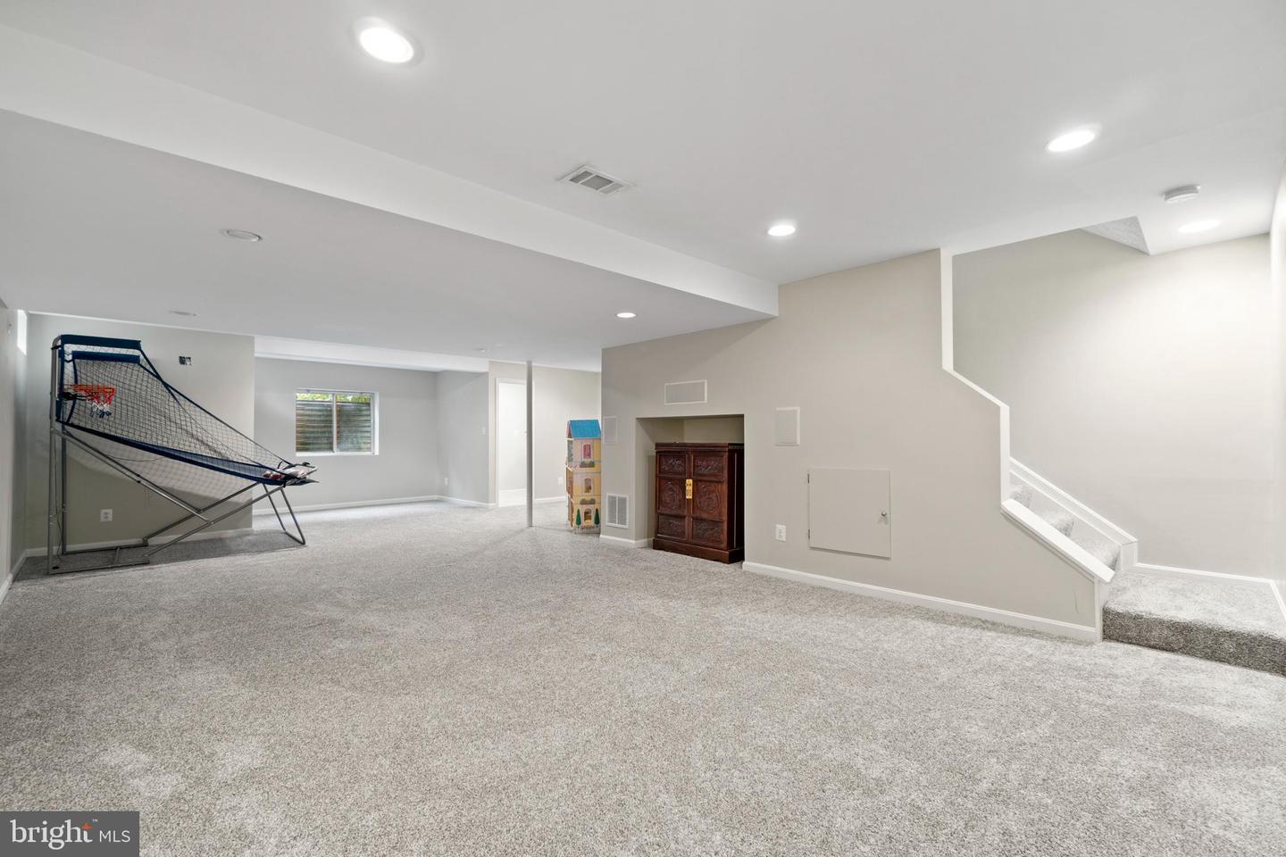 2323 CROSSLANES WAY