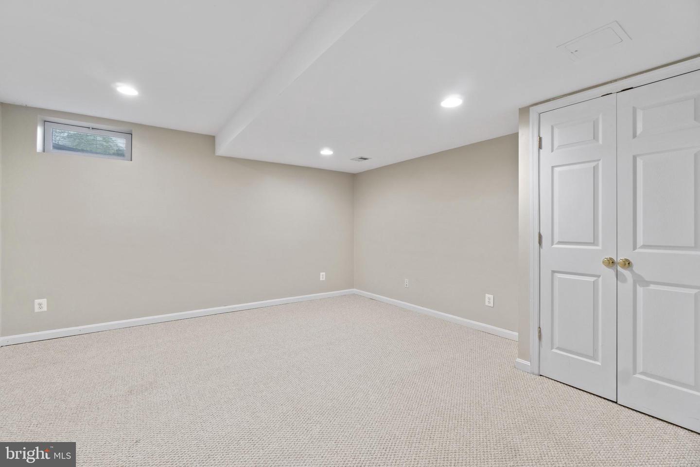 2323 CROSSLANES WAY
