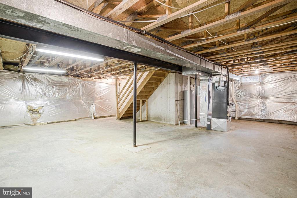 2085 Lower Ct