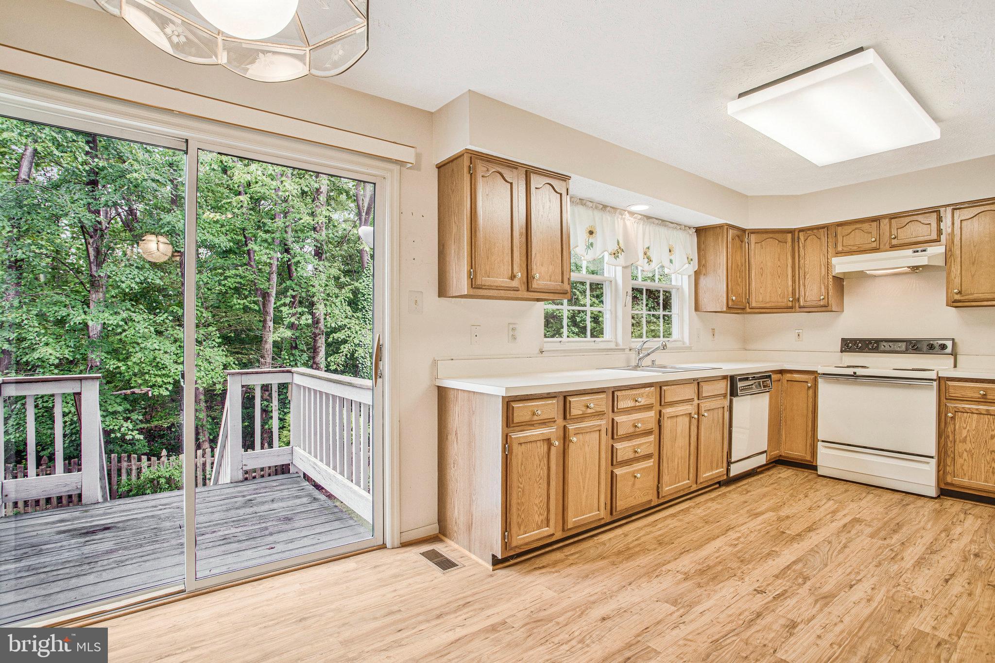 2085 Lower Ct
