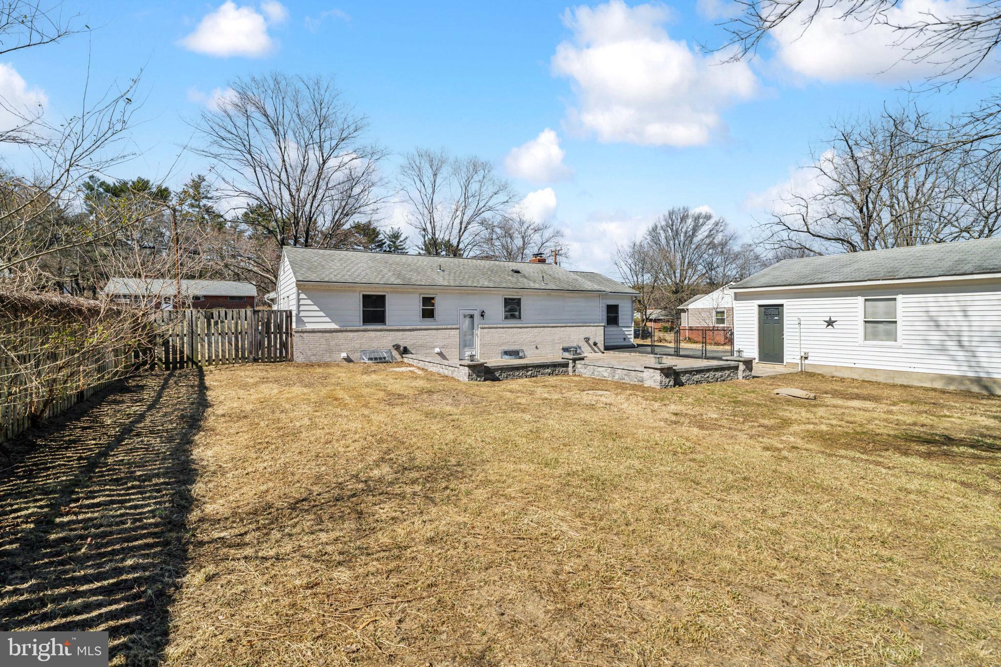7407 Hawkins Dr