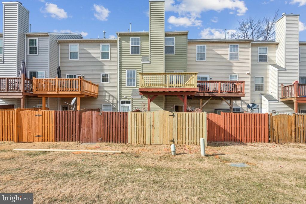 2465 Wentworth Dr
