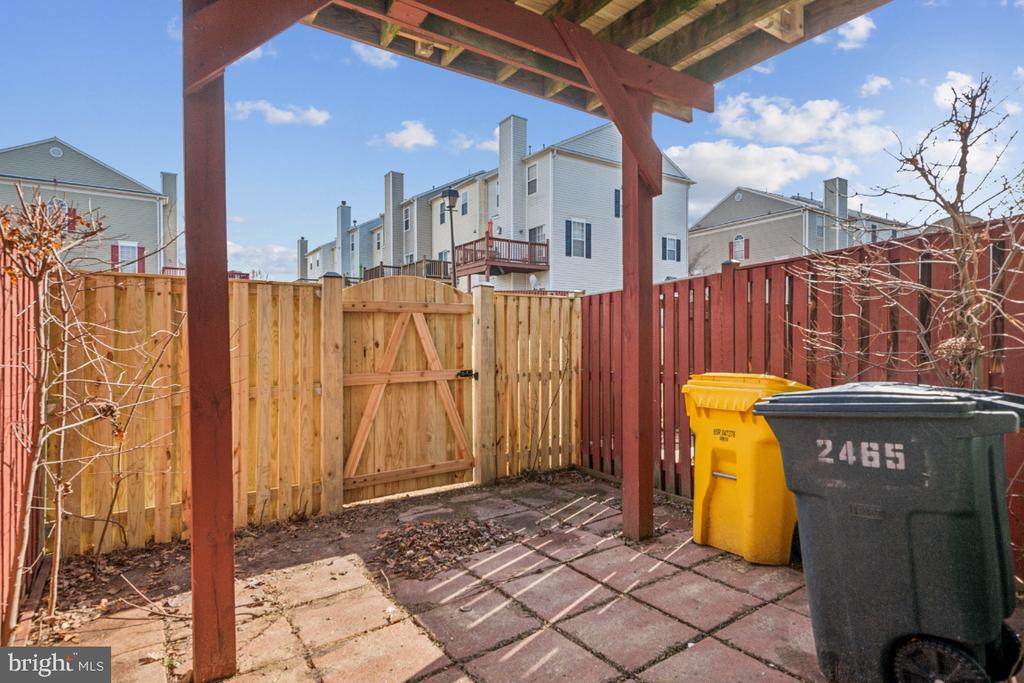 2465 Wentworth Dr