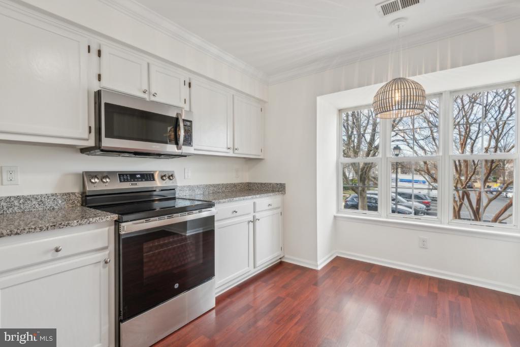 2465 Wentworth Dr