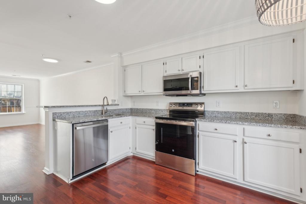 2465 Wentworth Dr