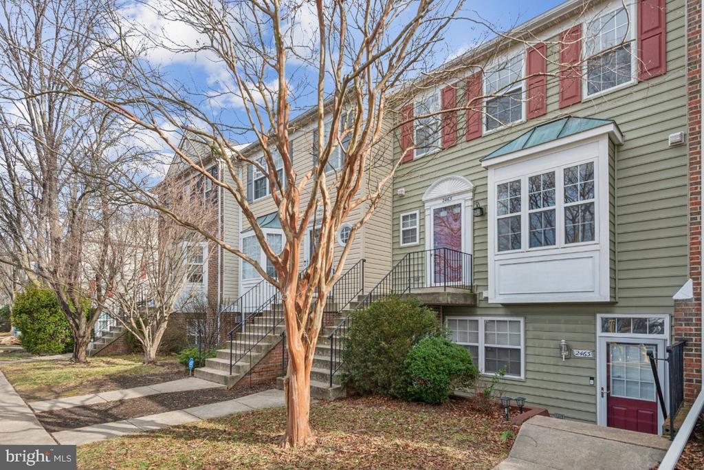 2465 Wentworth Dr