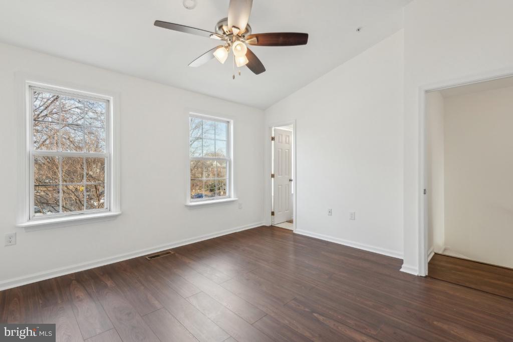 2465 Wentworth Dr
