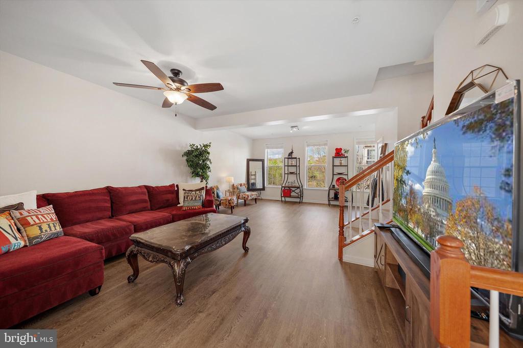1133 Carinoso Cir