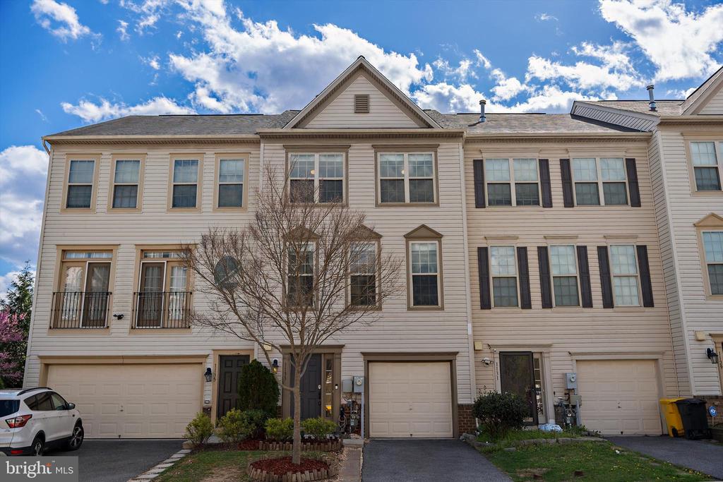 1133 Carinoso Cir