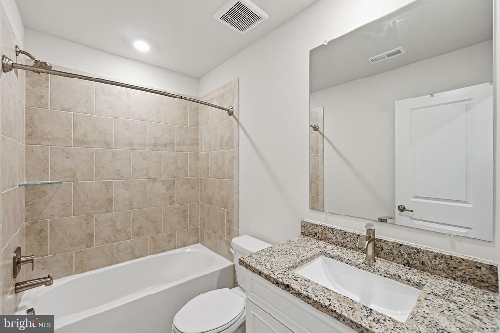 3407 RIVULET LN