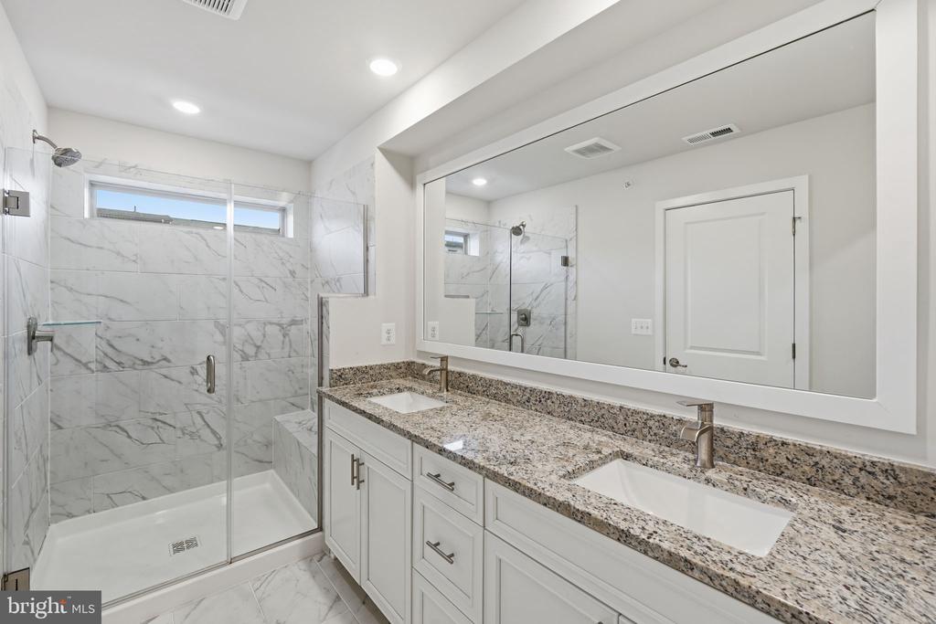 3407 RIVULET LN