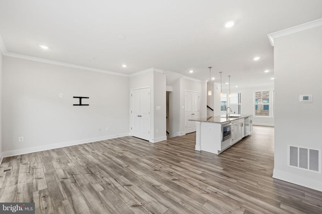 3407 RIVULET LN