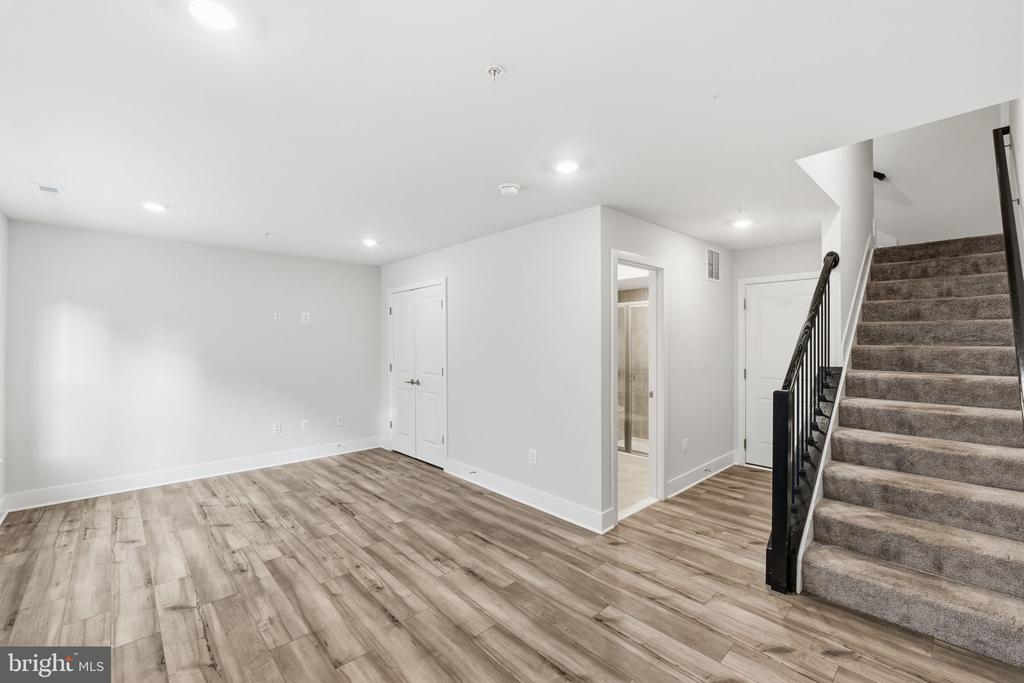 3407 RIVULET LN