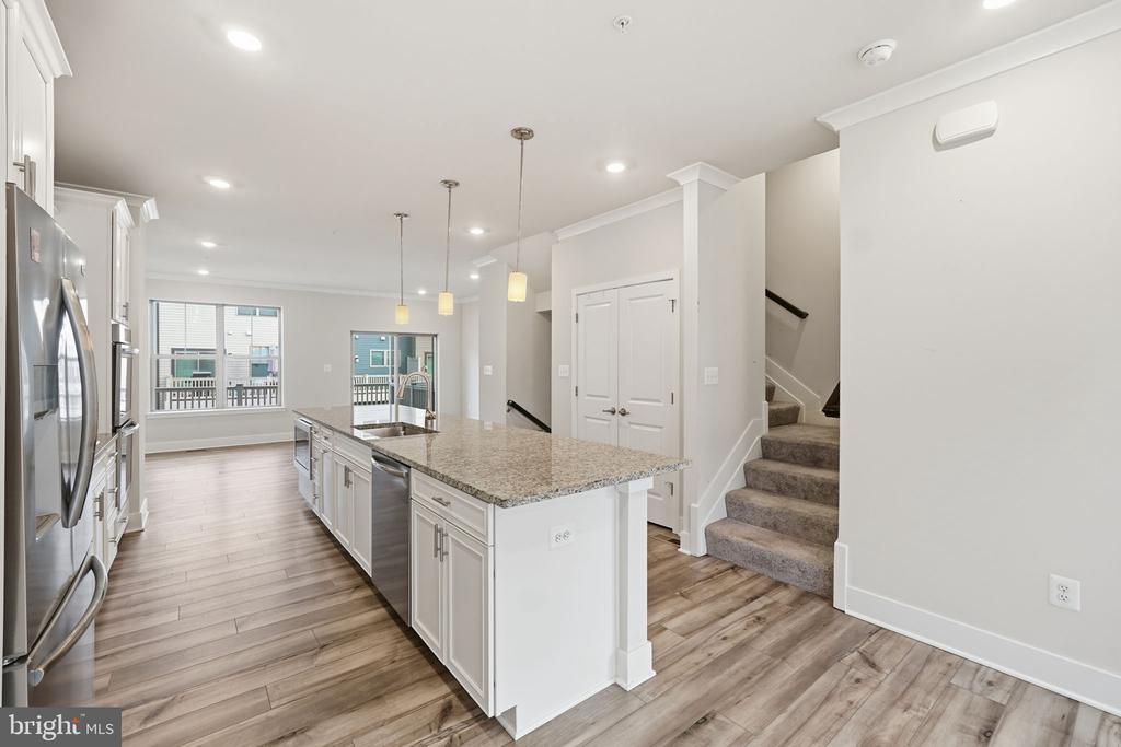 3407 RIVULET LN