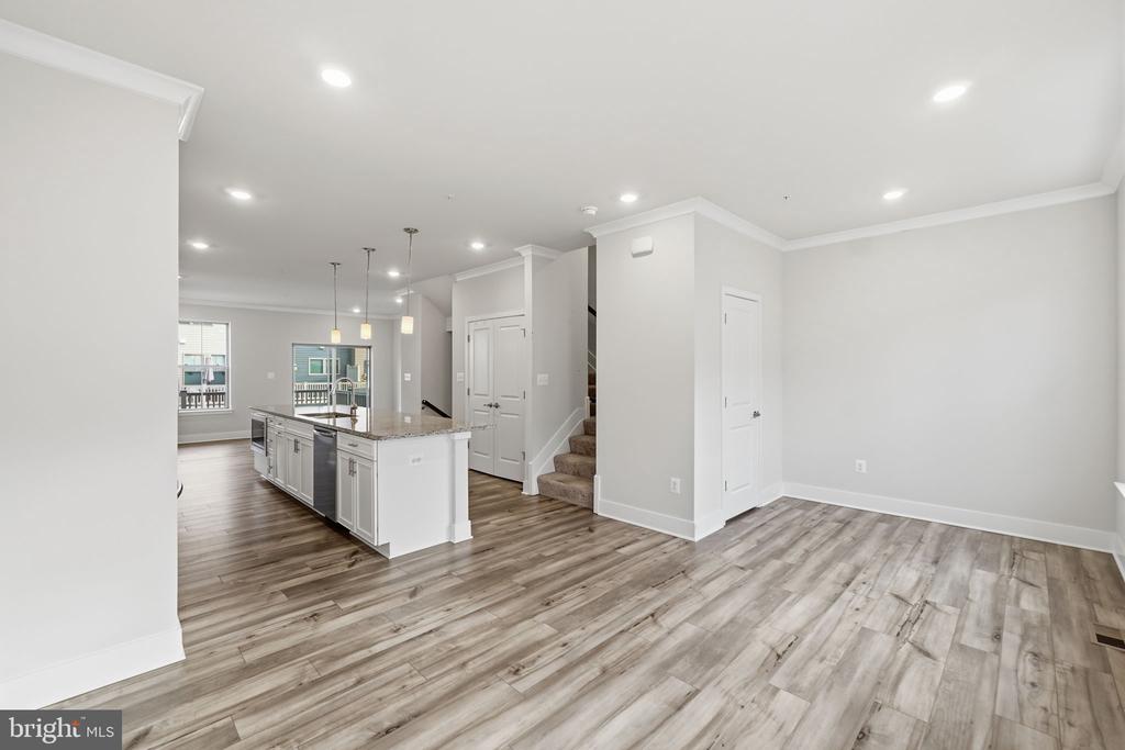 3407 RIVULET LN
