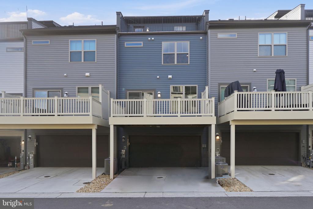 3407 RIVULET LN