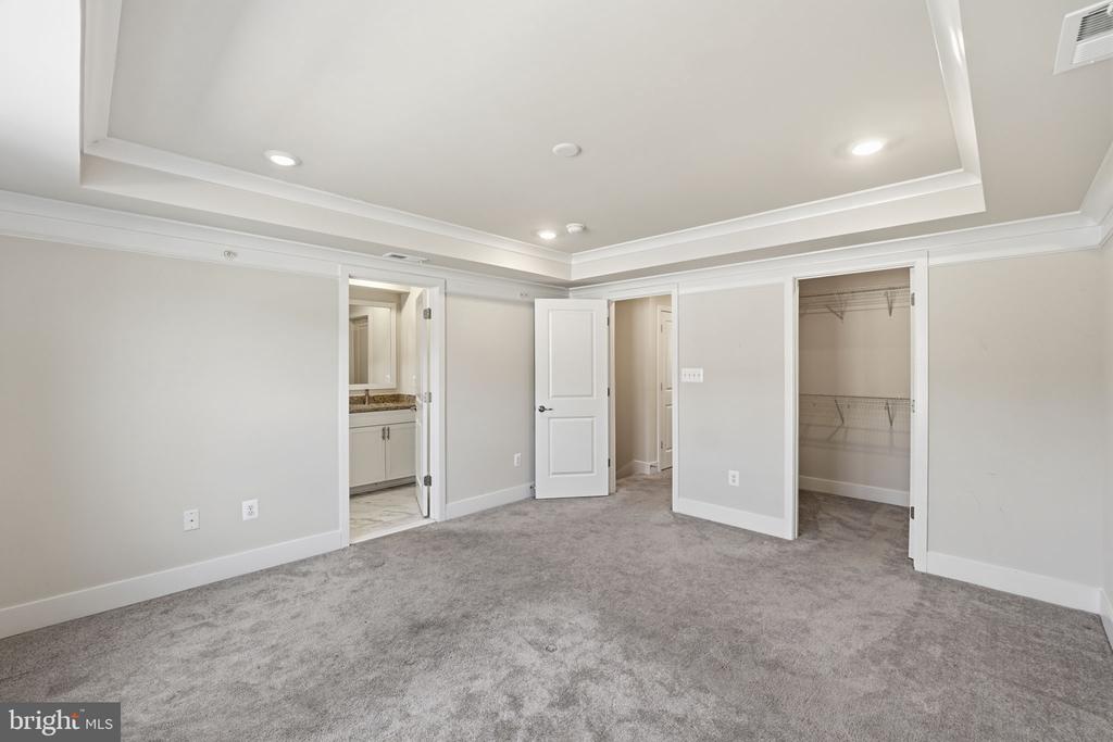 3407 RIVULET LN