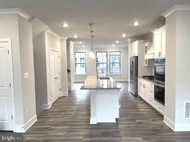 3407 RIVULET LN