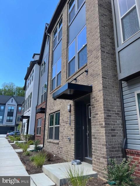 3407 RIVULET LN