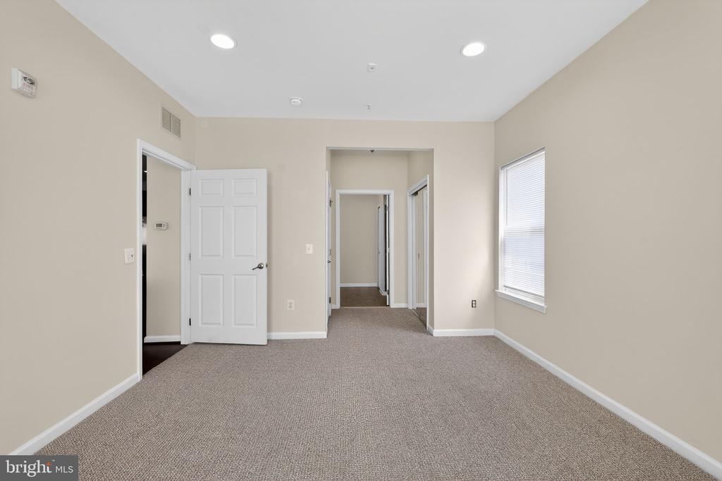 1624 HARDWICK COURT 104