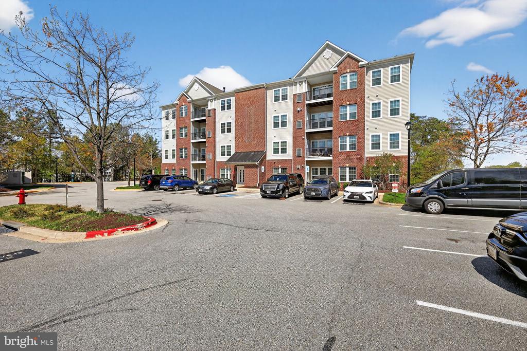 1624 HARDWICK COURT 104