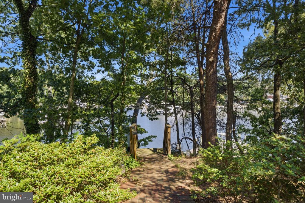 120 ISLAND VIEW DRIVE