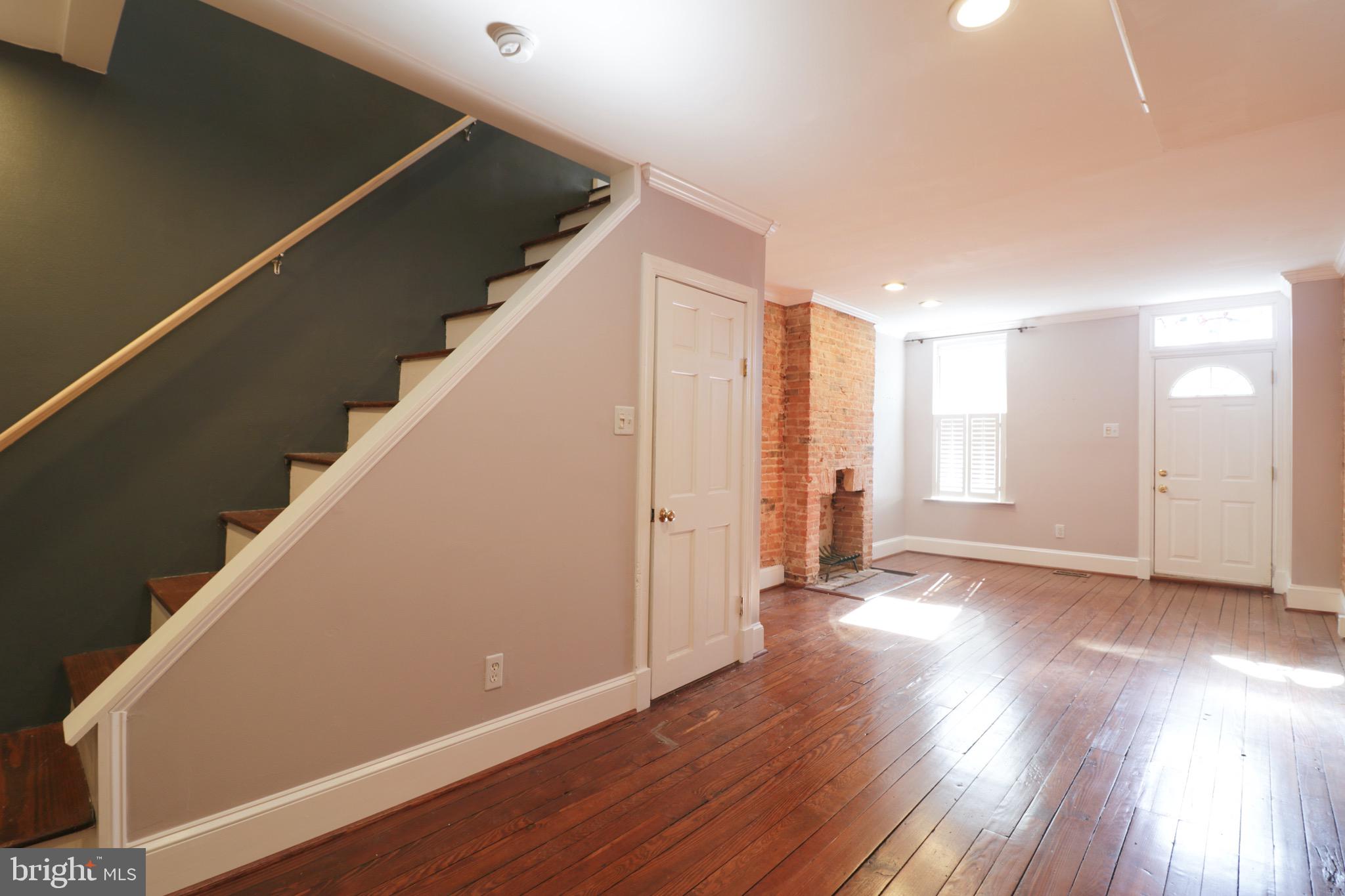 404 Sanders St