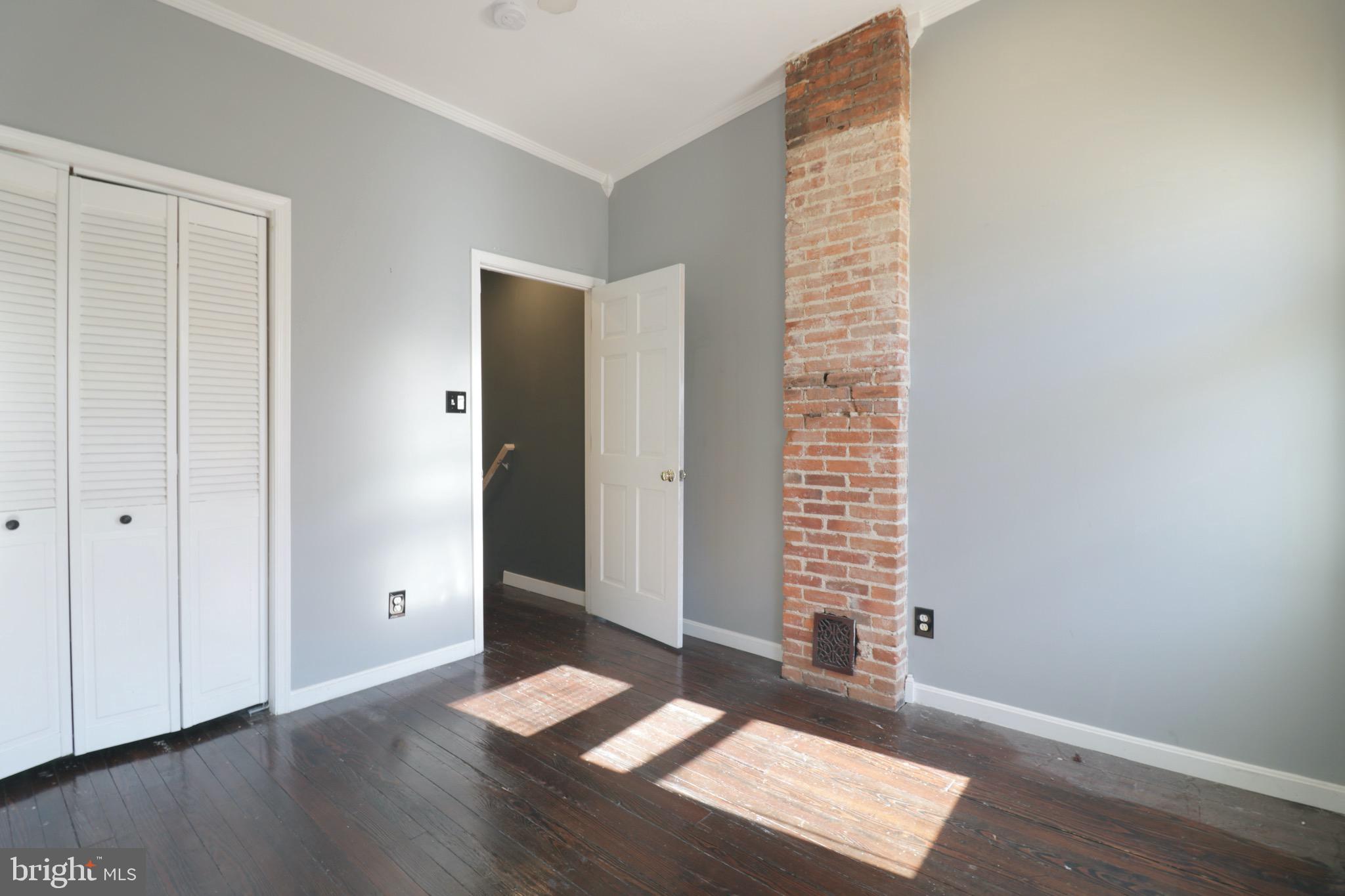 404 Sanders St
