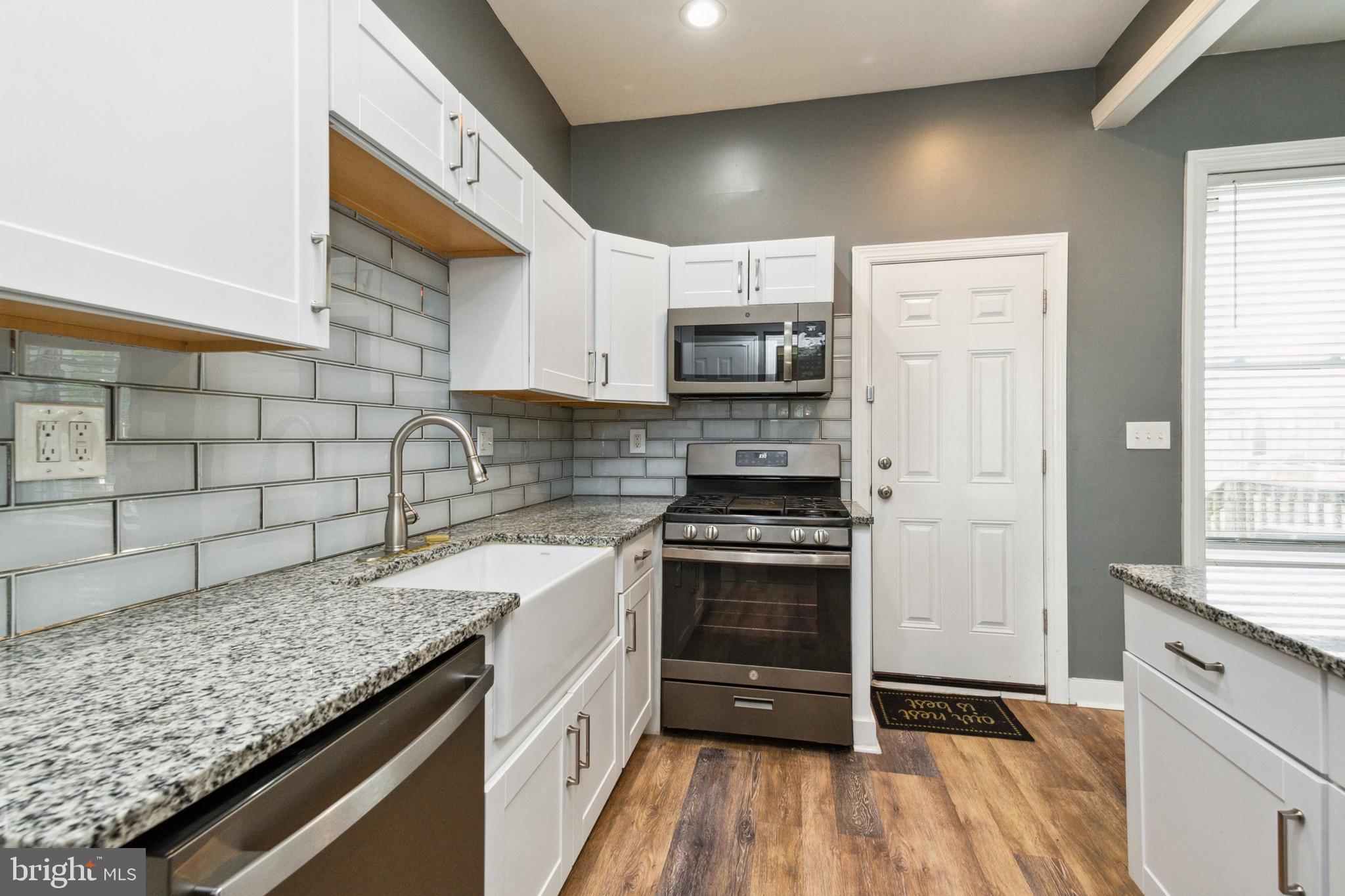 2103 Poplar Grove St