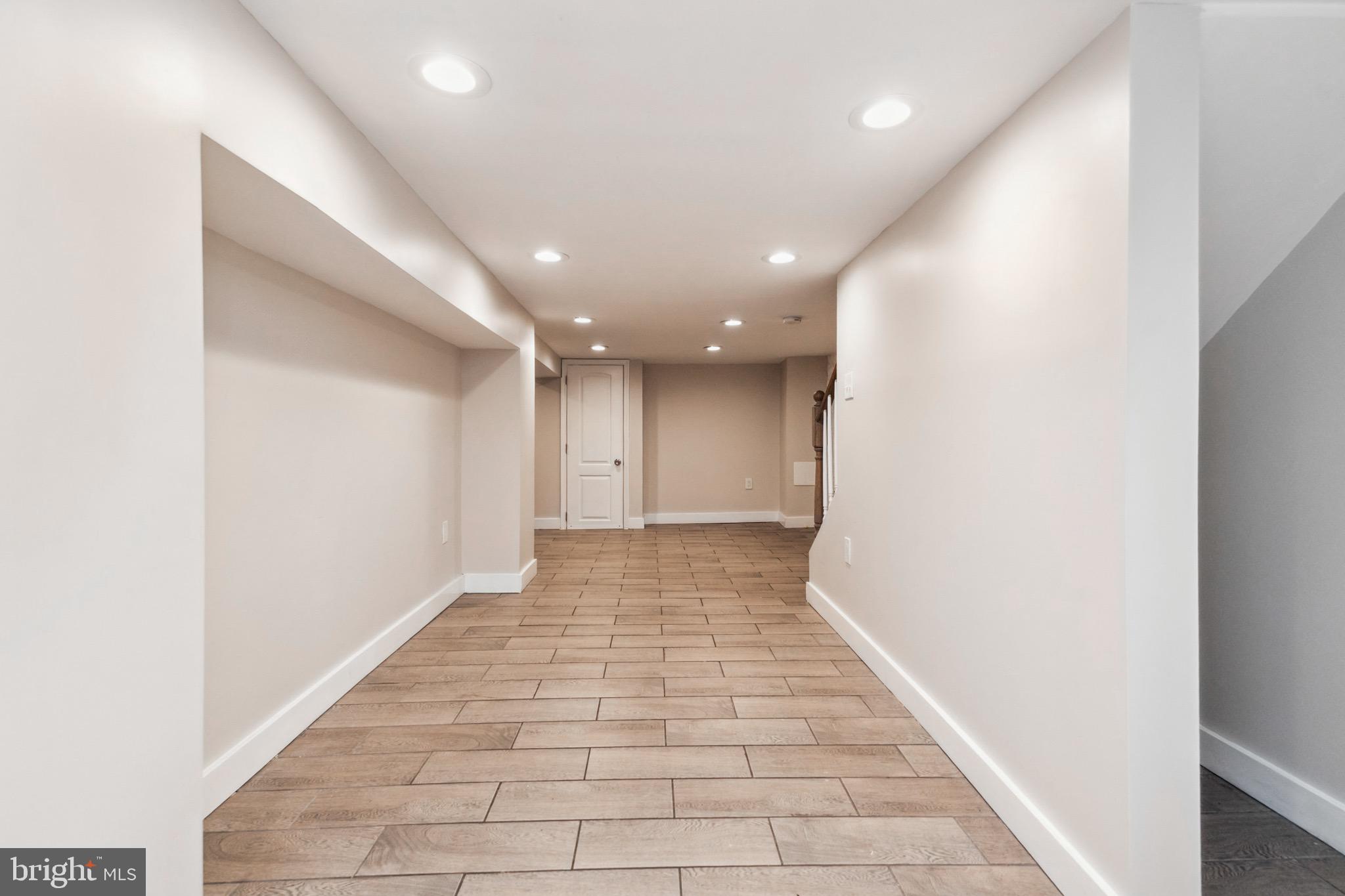 2103 Poplar Grove St