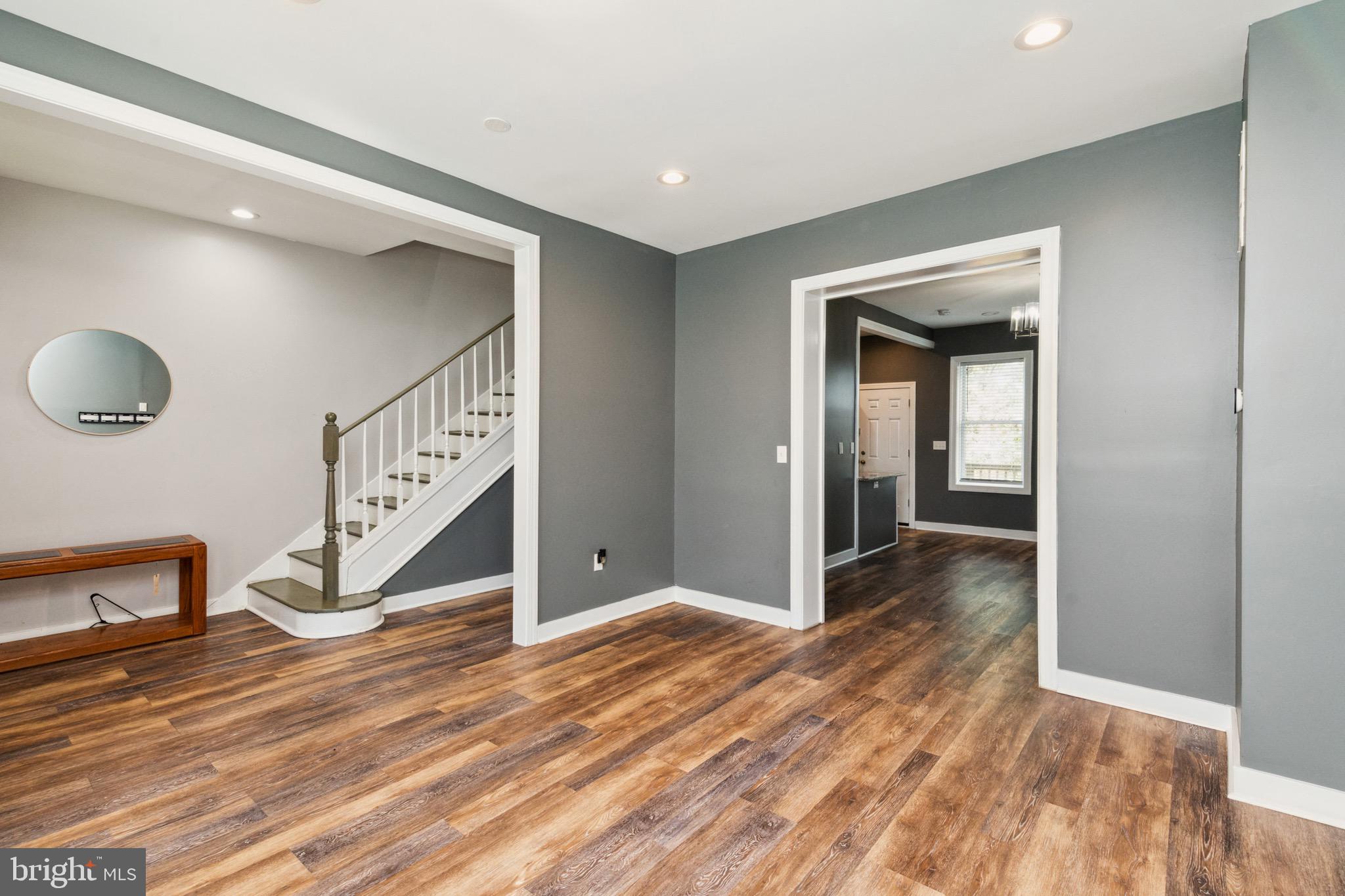 2103 Poplar Grove St