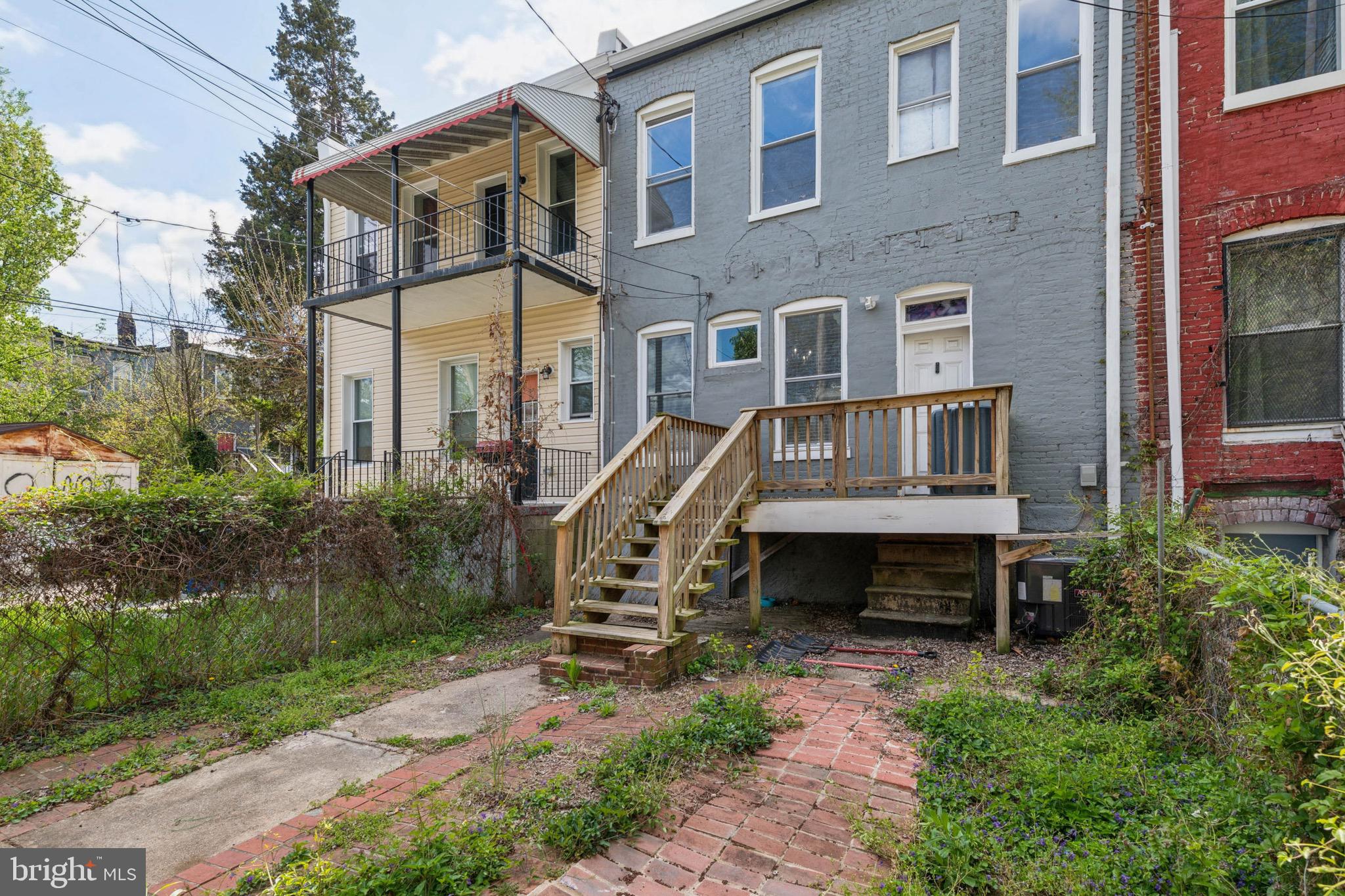 2103 Poplar Grove St