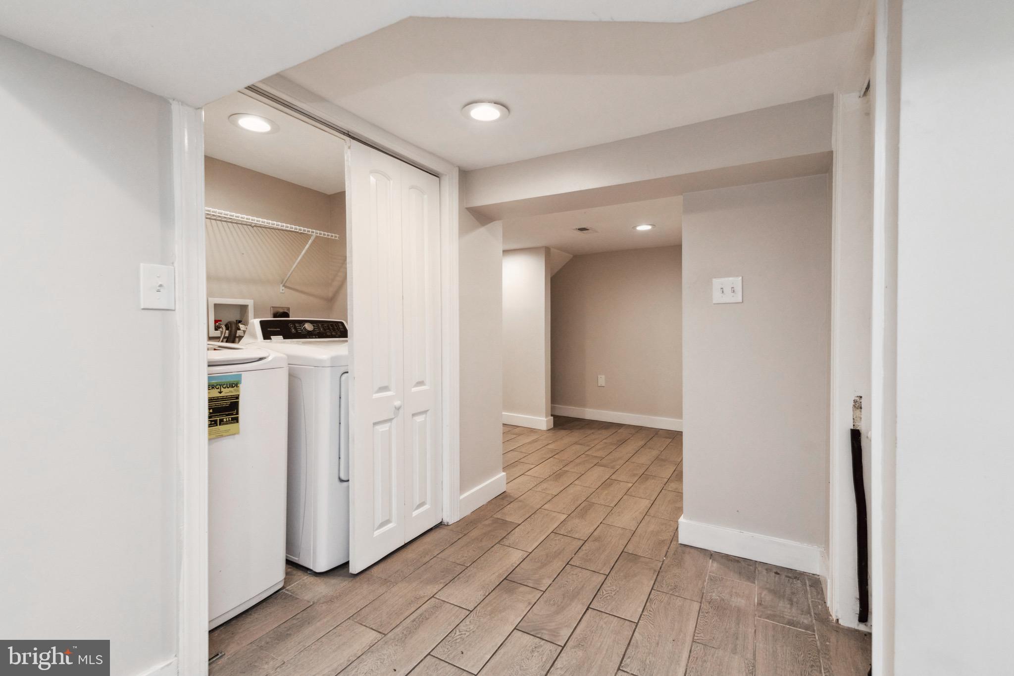 2103 Poplar Grove St