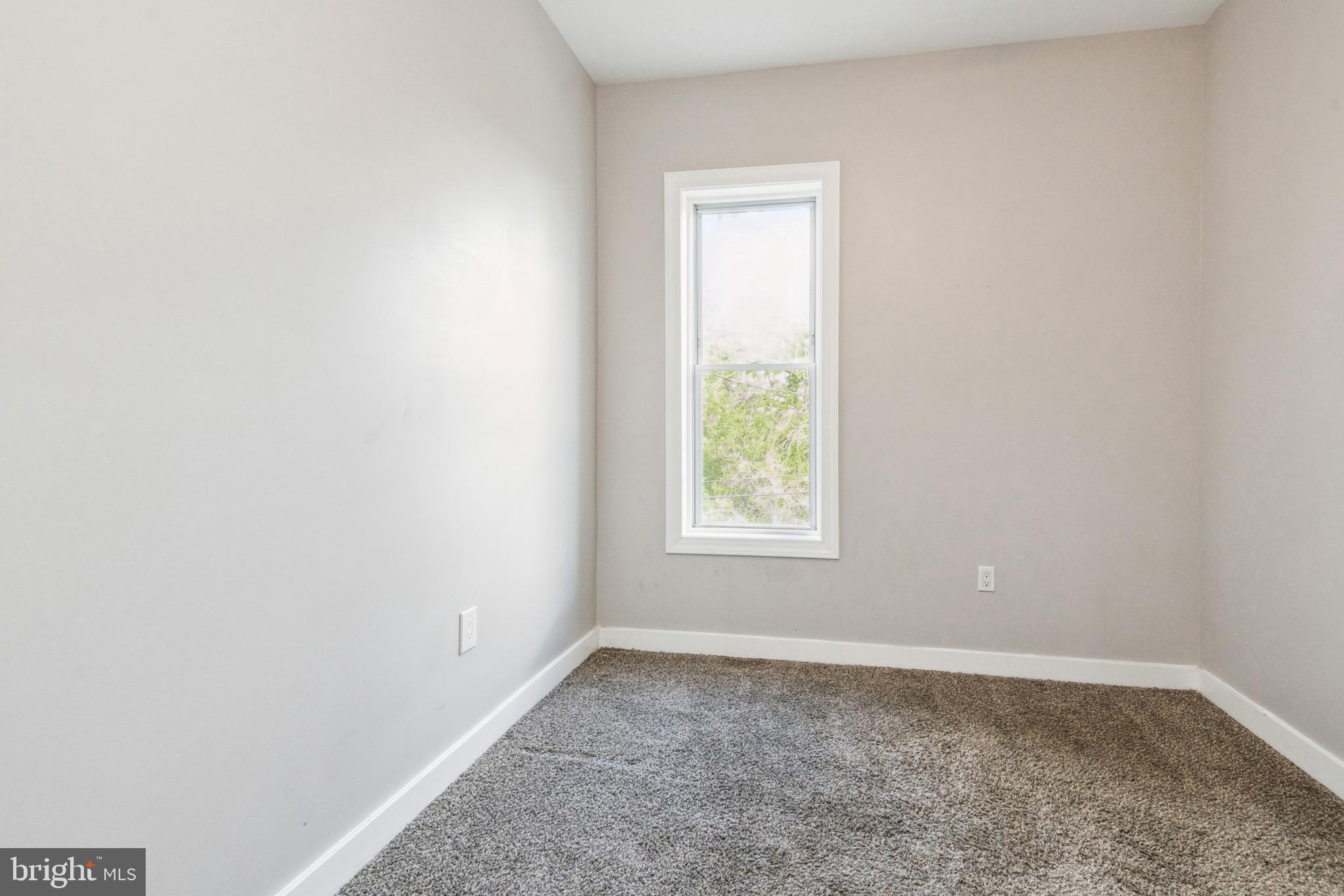 2103 Poplar Grove St