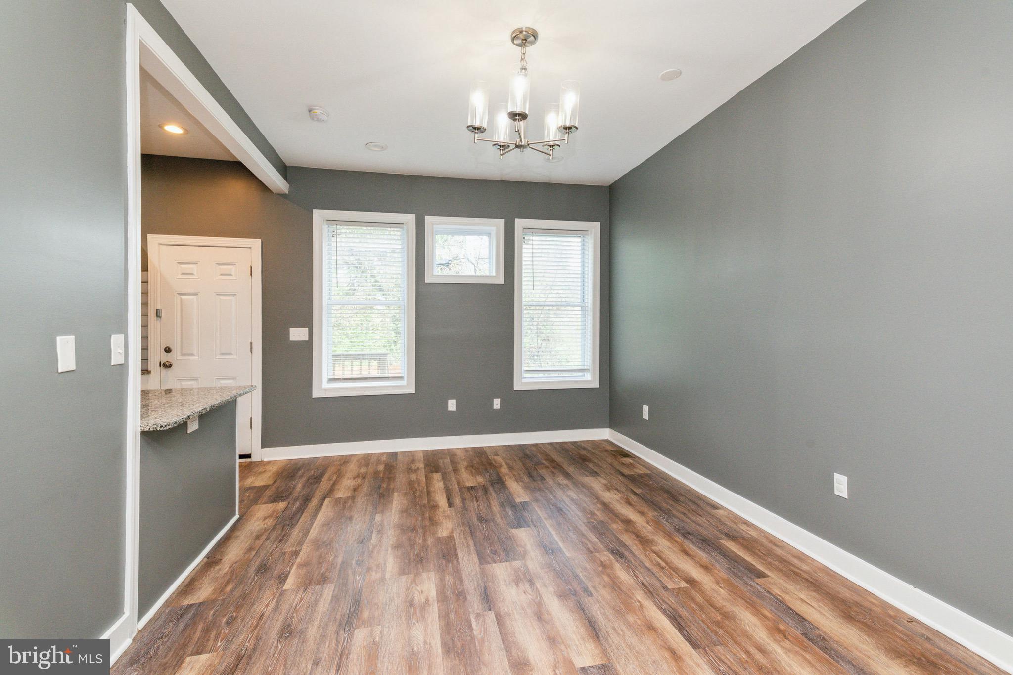 2103 Poplar Grove St