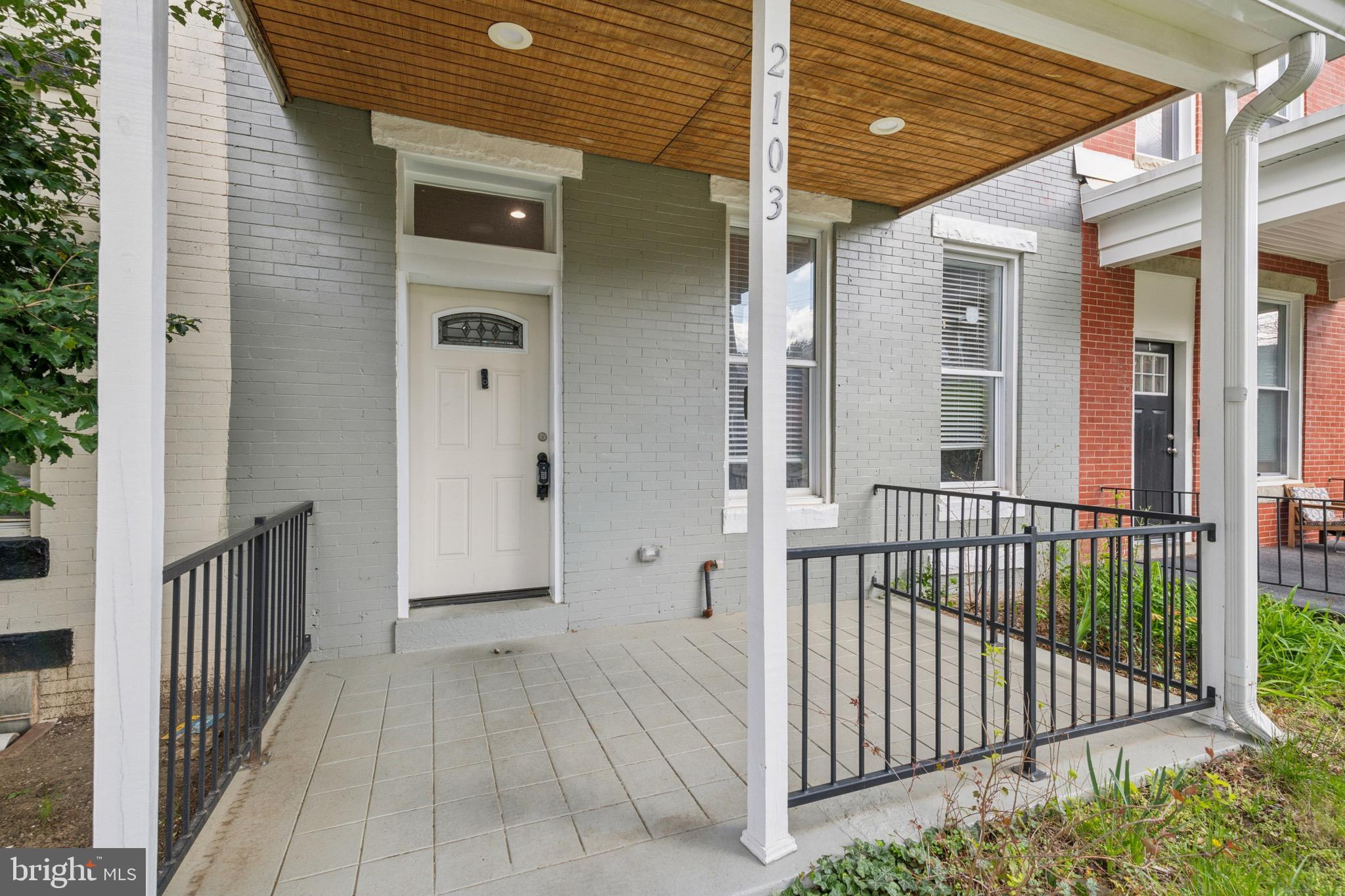 2103 Poplar Grove St