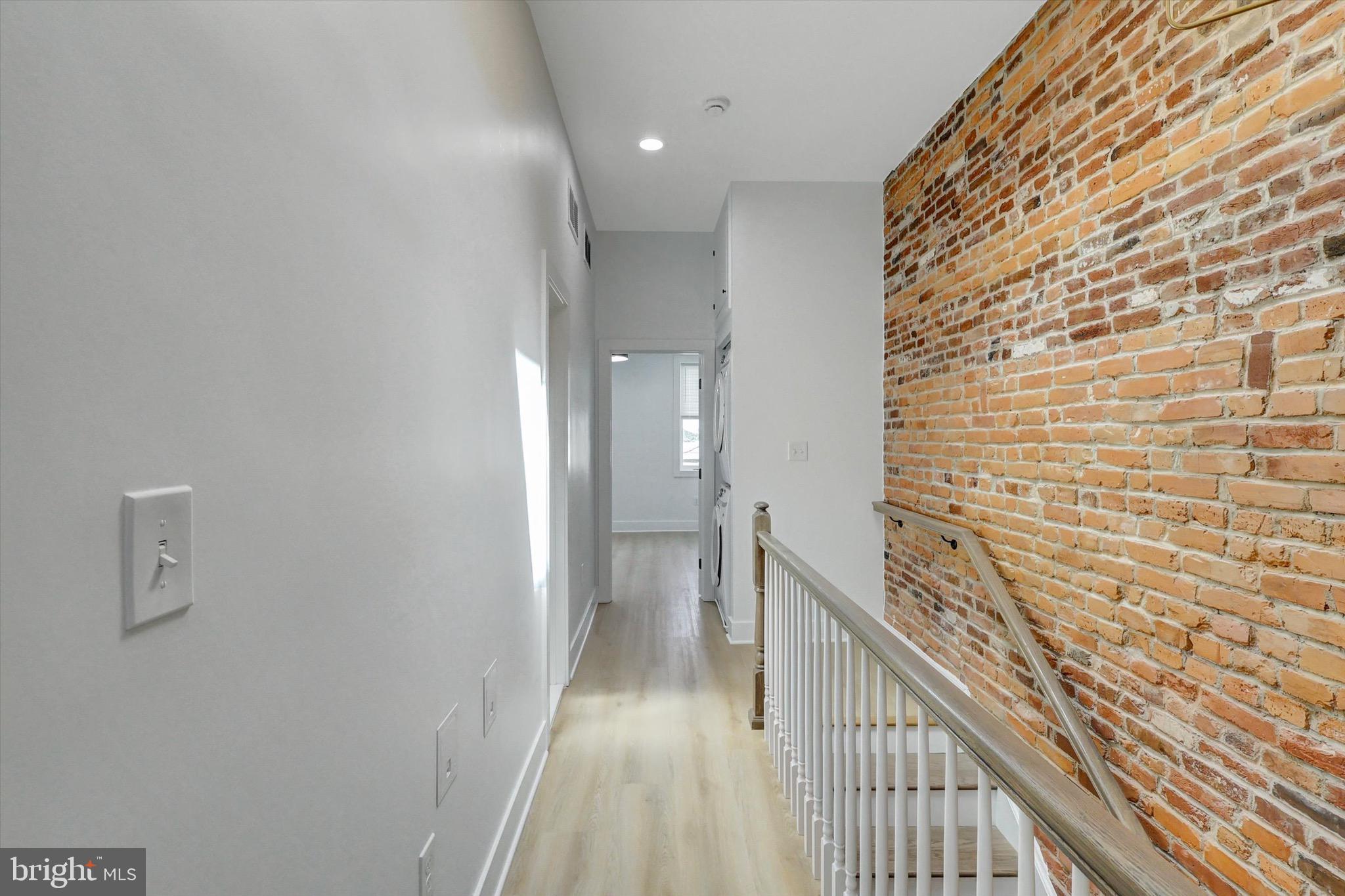 417 N MILTON AVENUE N