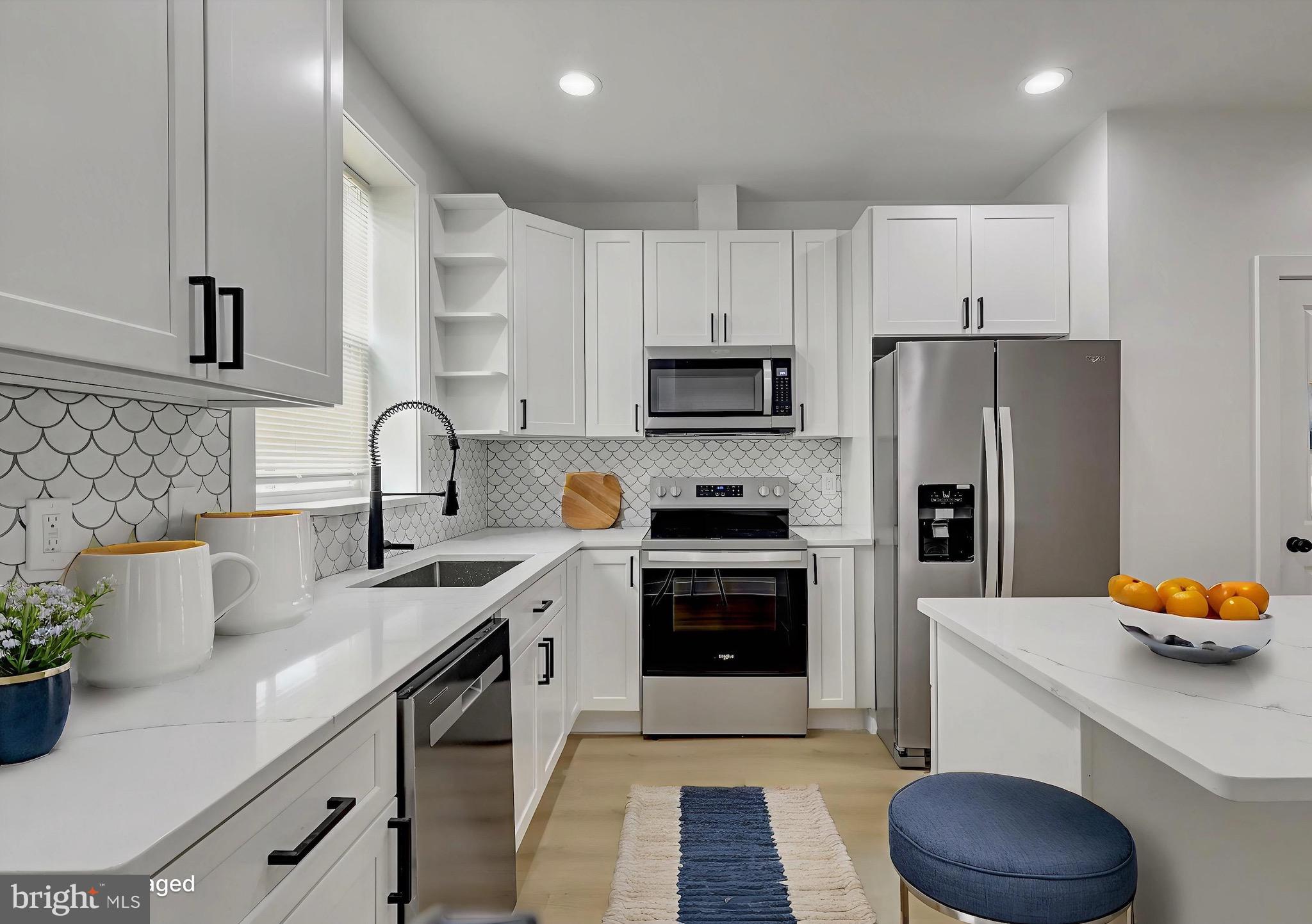 417 N MILTON AVENUE N