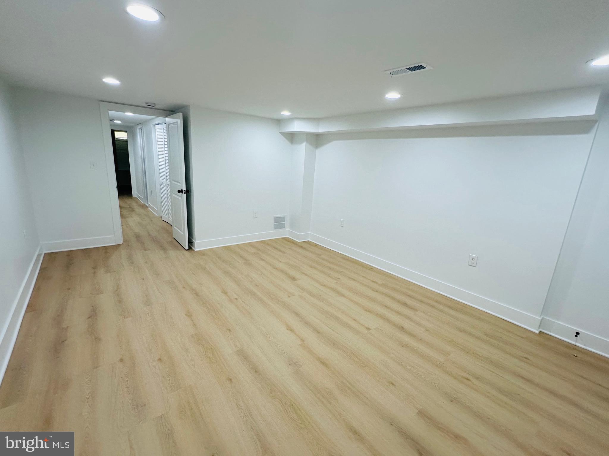 417 N MILTON AVENUE N