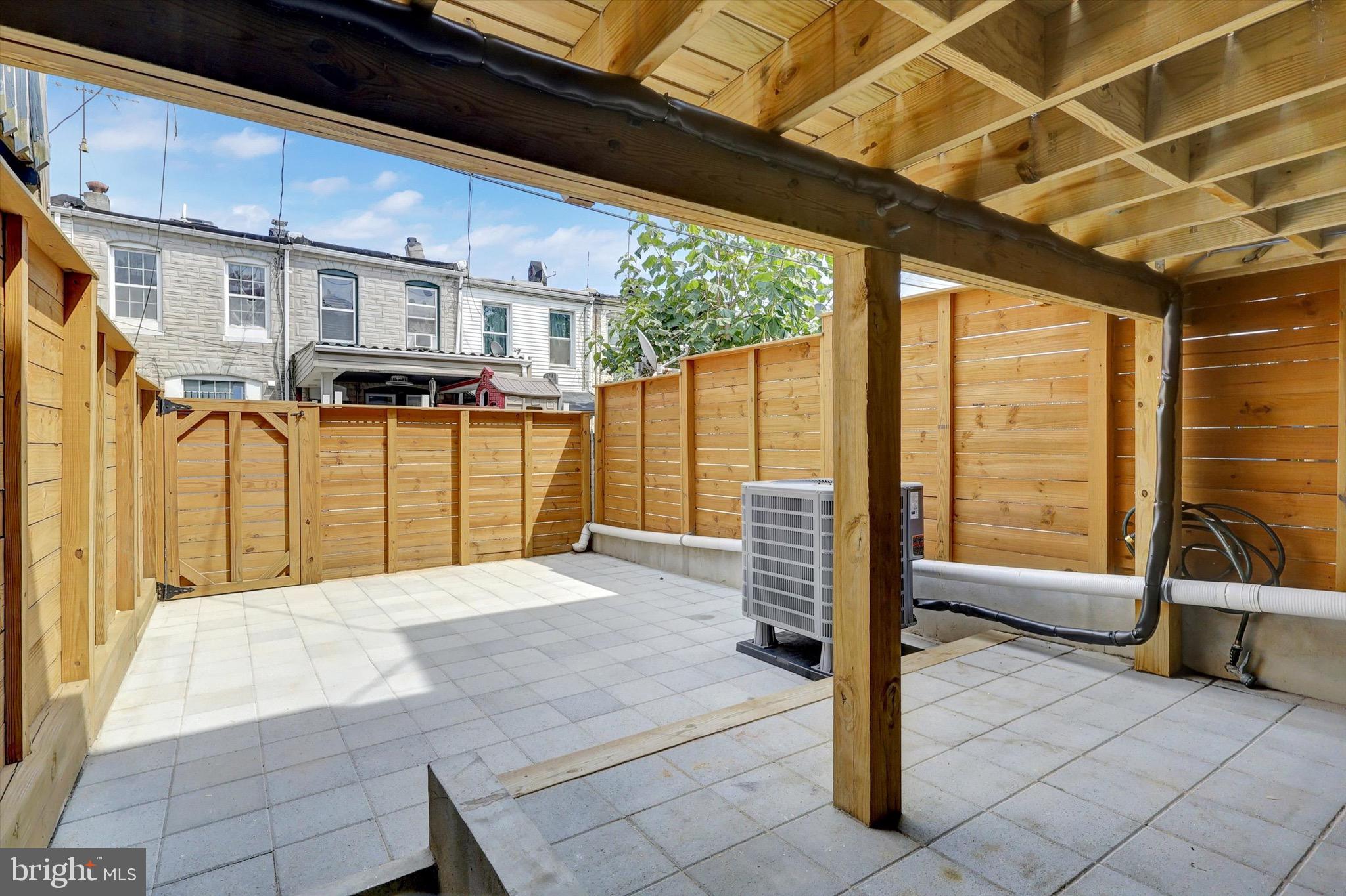 417 N MILTON AVENUE N