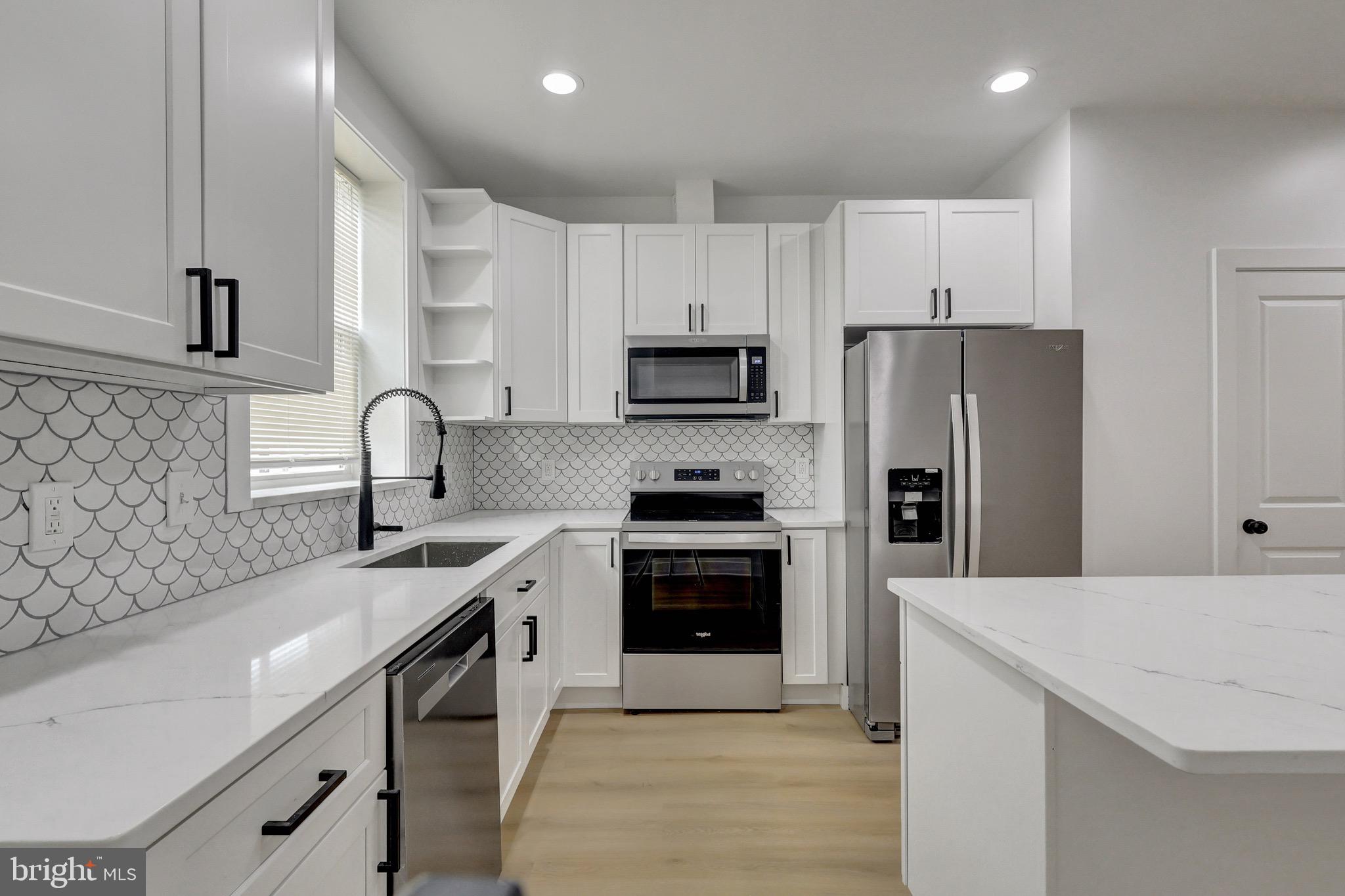 417 N MILTON AVENUE N