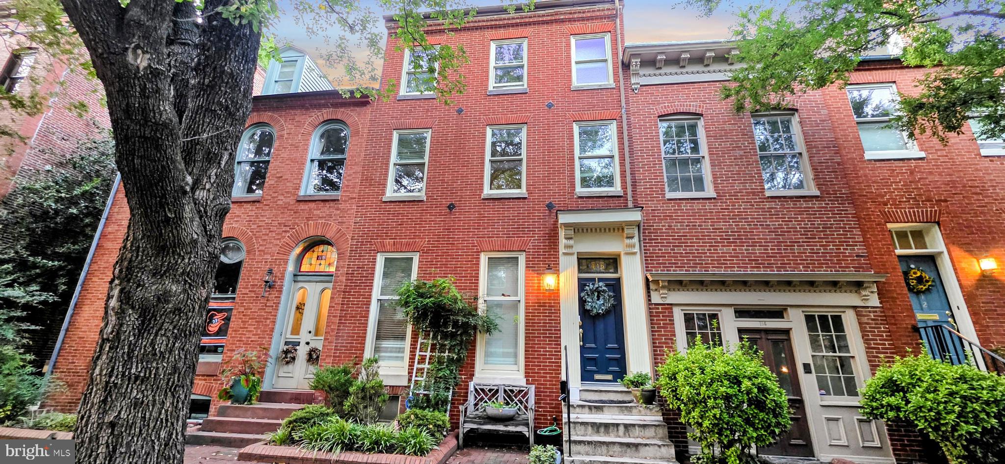 116 W LEE STREET
