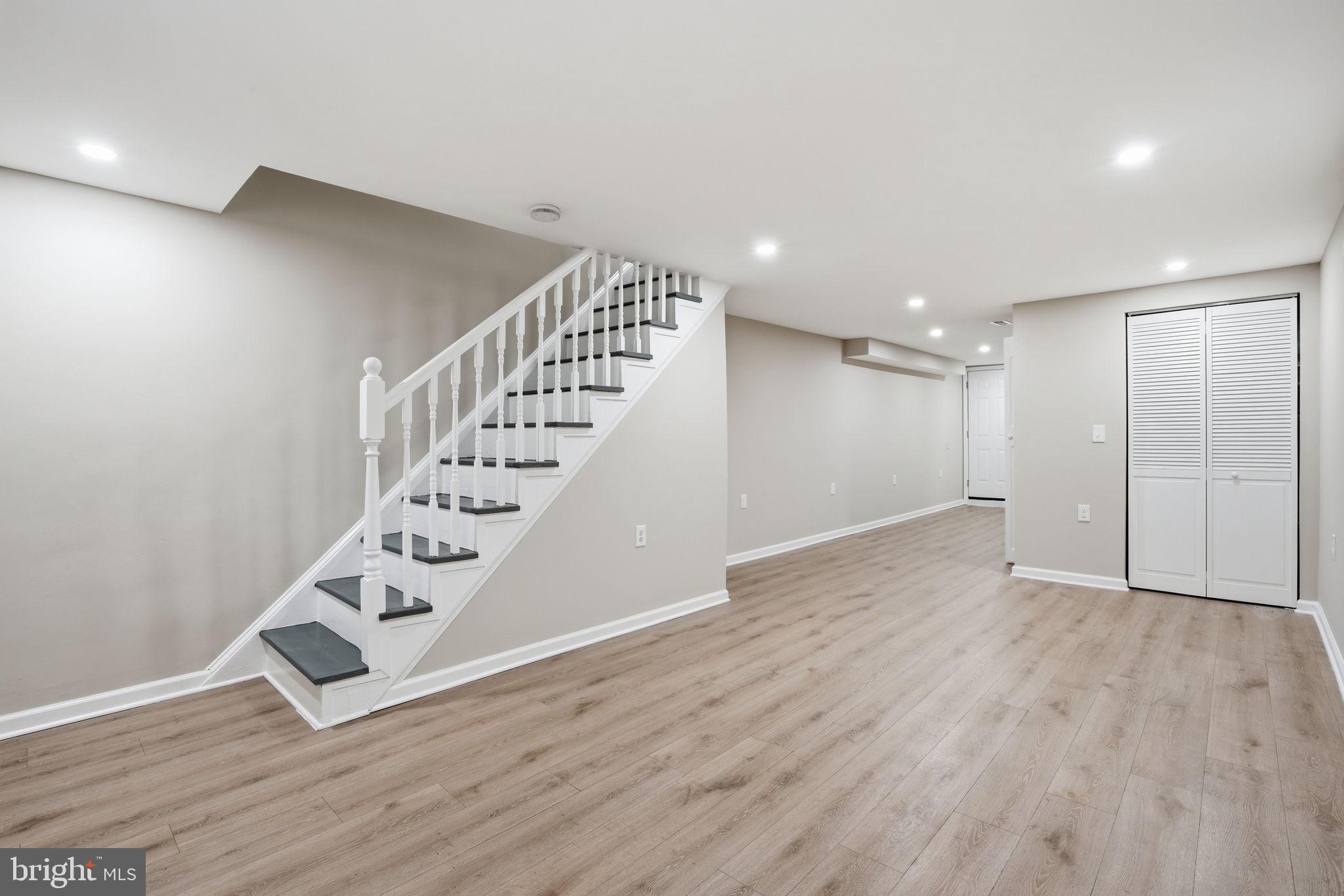 2710 MURA STREET