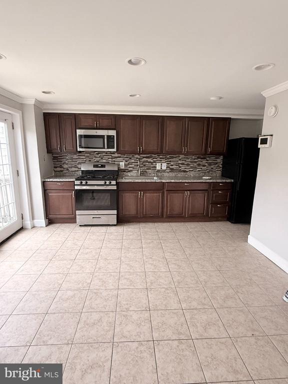 5549 WHITBY ROAD