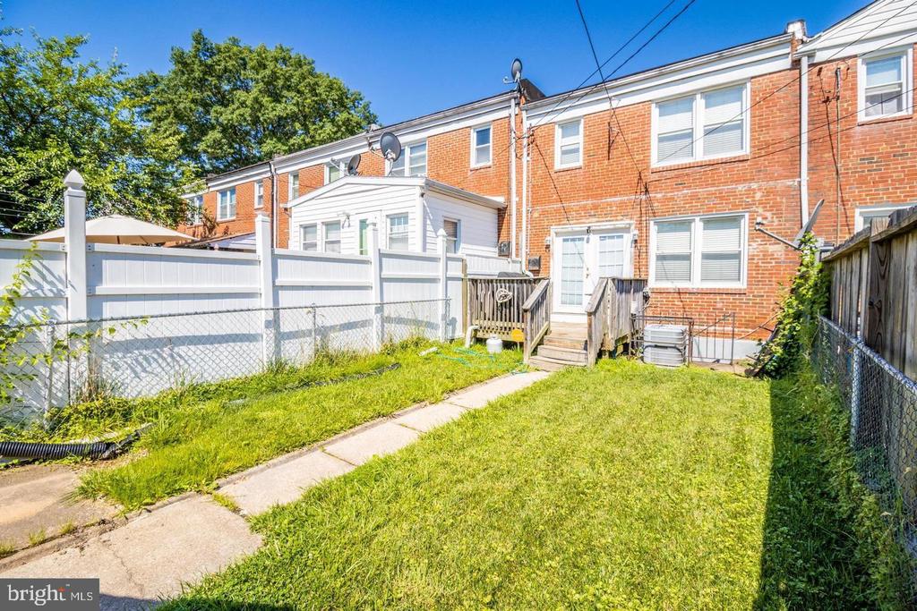 5549 WHITBY ROAD